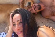 Ela aproveitou para mostrar momentos românticos ao lado do marido Ela aproveitou para mostrar momentos românticos ao lado do marido