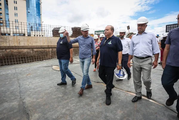 Ibaneis visita obras em Taguatinga
