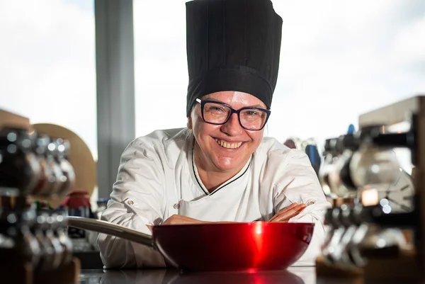 Chef ensina a usar produtos regionais em curso de confeitaria brasileira