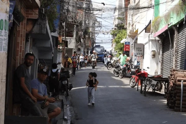 Imagem colorida da favela de Paraisópolis. Comunidade passará por uma obra de urbanização da prefeitura - Metrópoles
