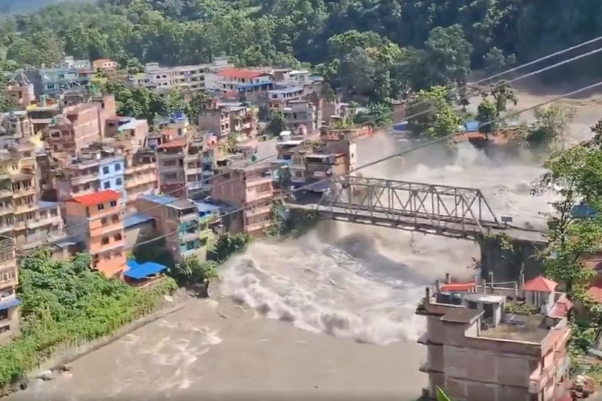 Enxurrada de lama no Nepal destrói vilarejos e causa "numerosas mortes"