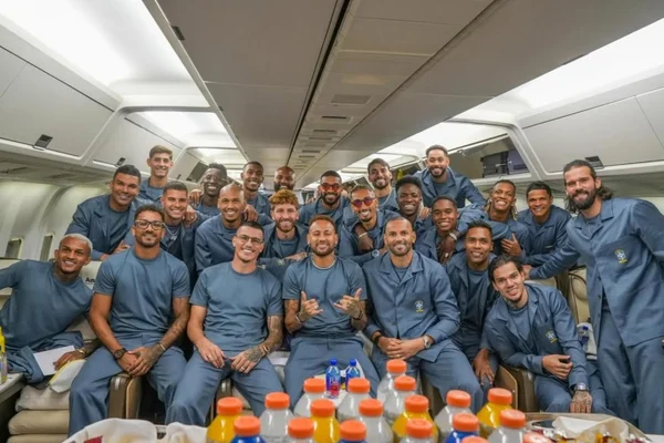 Seleção Brasileira desembarca nos EUA para disputa da Copa do Mundo