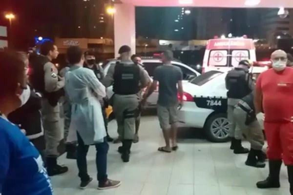 Movimentação de policiais e socorristas após o assassinato do PM Túlio Barros Godoi Calado, em João Pessoa