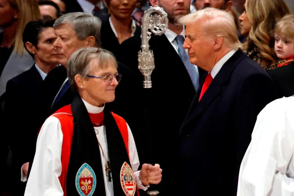 Imagem colorida de bispa e Donald Trump - Metrópoles