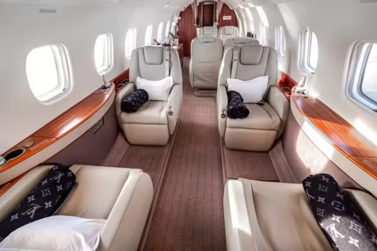 Veja fotos do avião ligado a Vorcaro que foi usado por Flávio e Moraes - imagem 2 Veja fotos do avião ligado a Vorcaro que foi usado por Flávio e Moraes - imagem 2
