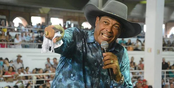 Pastor que prometeu “feijão mágico” para curar Covid-19 está endividado