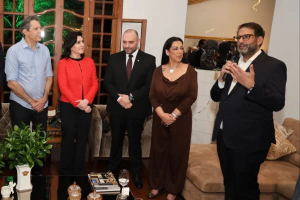 Empresários discursam para Haddad e Tebet