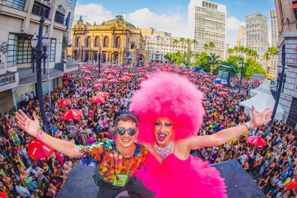 Sábado de Carnaval terá desfiles dos bloquinhos de rua Tarado Ni Você, Agrada Gregos, Minhoqueens, Urubó e mais. Veja a programação completa - Metrópoles