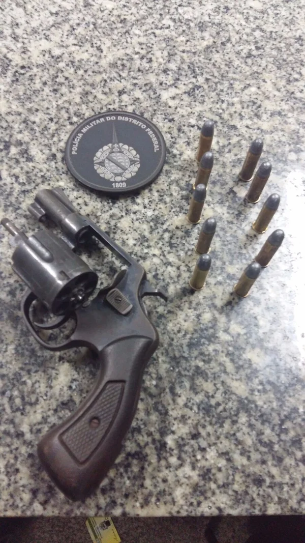 Polícia prende dupla com carro roubado em Brazlândia