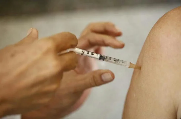 DF recebe mais 20 mil doses da vacina contra febre amarela
