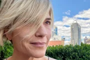 Selma Blair foi acusada de morder comissário de abordo Selma Blair foi acusada de morder comissário de abordo
