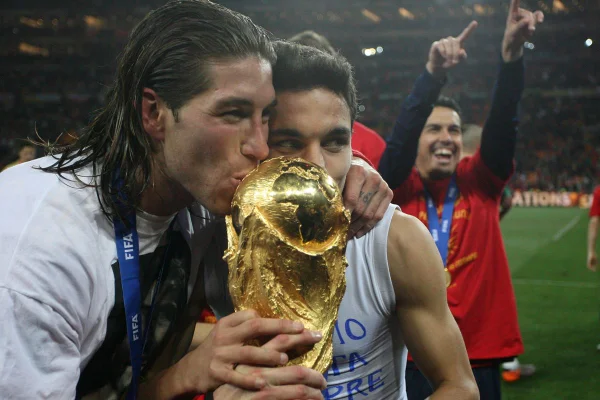 Com críticas, Sergio Ramos anuncia aposentadoria da seleção espanhola