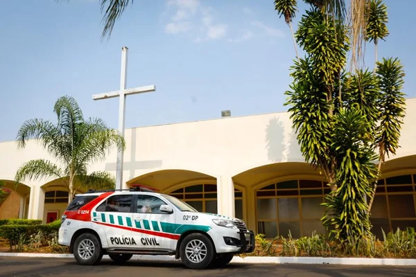 Padre sofreu emboscada de quatro homens antes de ser morto, diz PCDF