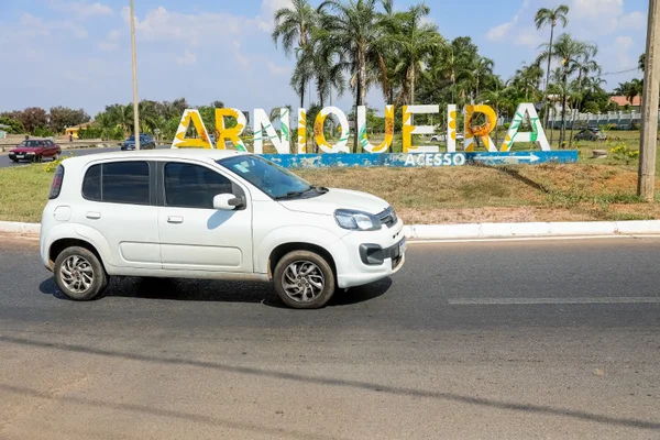 Ibaneis facilita condições para compra de terrenos em Arniqueira. Entenda