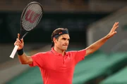 Roger Federer durante jogo em Roland Garros