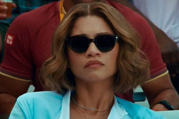 Foto colorida de Zendaya em Rivais - Metrópoles