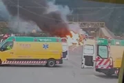 Um dos ônibus pegou fogo