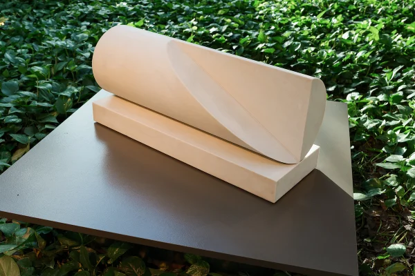 Gratuita, exposição inédita de Sergio Camargo evidencia arquitetura única do Teatro Nacional