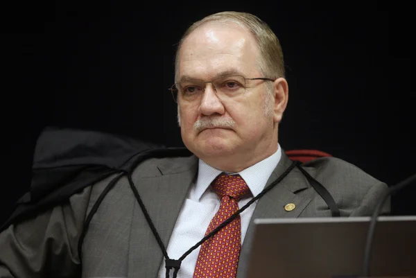 Fachin libera pedido de liberdade de Lula para julgamento no plenário