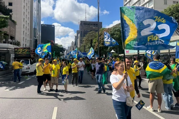 Ato pró-Flávio reuniu 71,9 mil pessoas na Paulista, mostra contagem da USP - destaque galeria