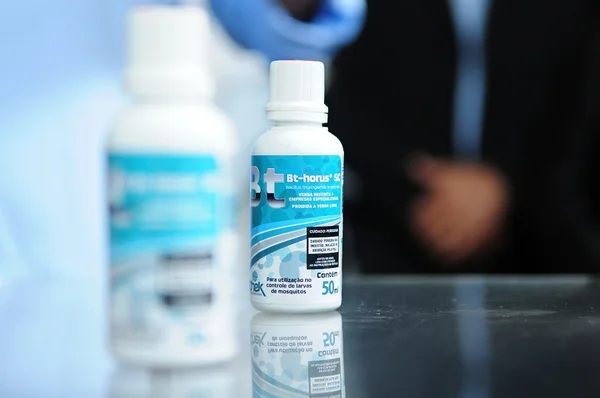 Mesmo com biolarvicida para combater Aedes aegypti em estoque, GDF gasta R$ 1,7 milhão para comprar o produto