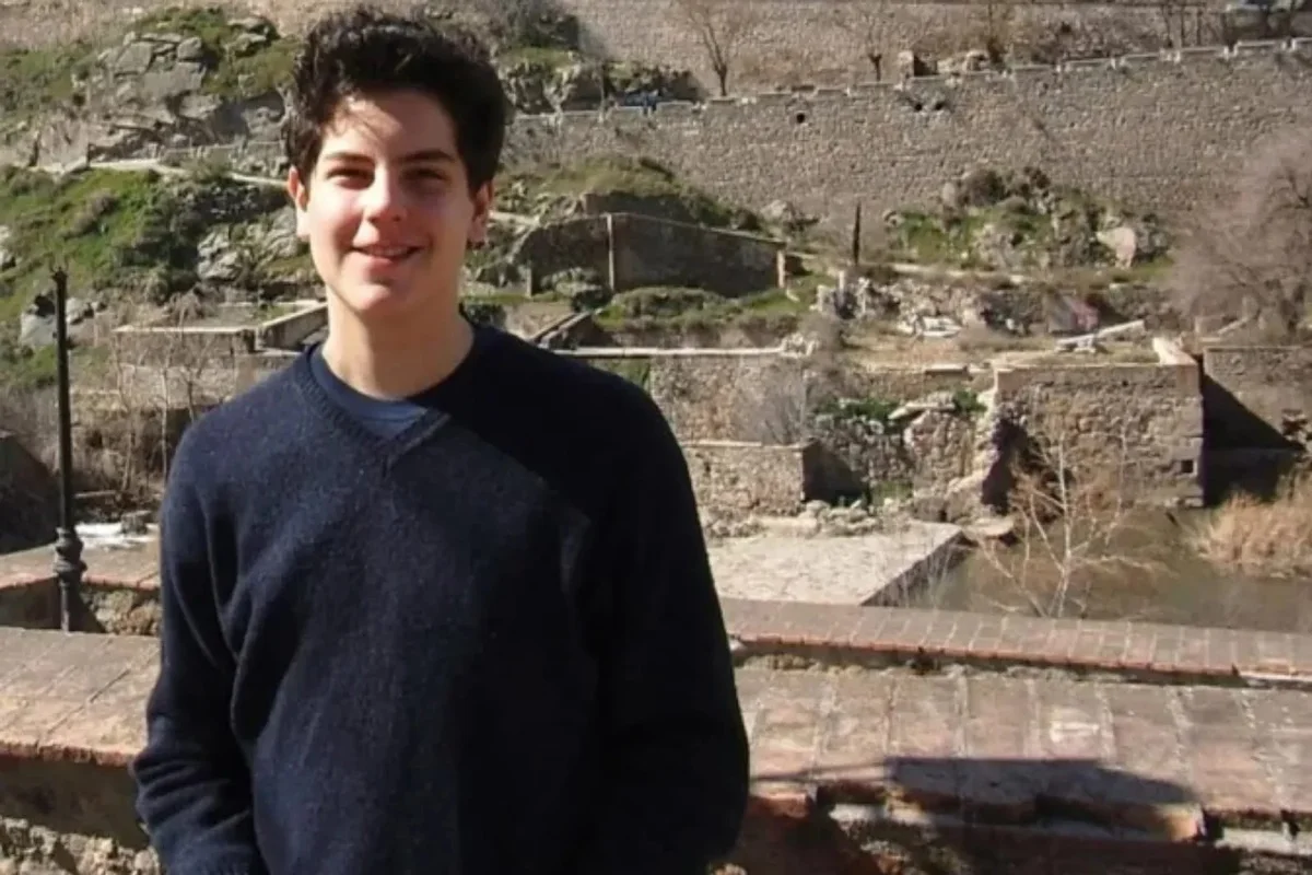 Canonizado em 2025, Carlo Acutis tornou-se o primeiro santo da geração millennial. O jovem italiano é lembrado pela fé, pela devoção a Jesus Eucarístico e pelo uso da tecnologia para difundir a mensagem católica Canonizado em 2025, Carlo Acutis tornou-se o primeiro santo da geração millennial. O jovem italiano é lembrado pela fé, pela devoção a Jesus Eucarístico e pelo uso da tecnologia para difundir a mensagem católica