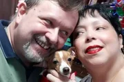 Tulla Luana e João Carlos posam com a cachorrinha Tulla Luana e João Carlos posam com a cachorrinha