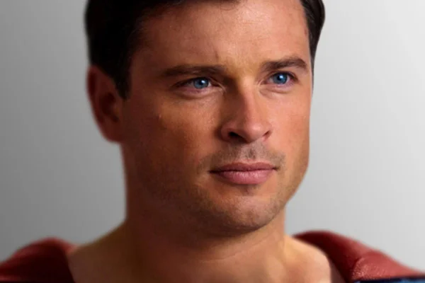 Foto colorida de Tom Welling, estrela de Smallville - Metrópoles