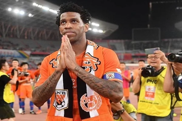 Após contratação de Gil, Corinthians se prepara para vender jogadores