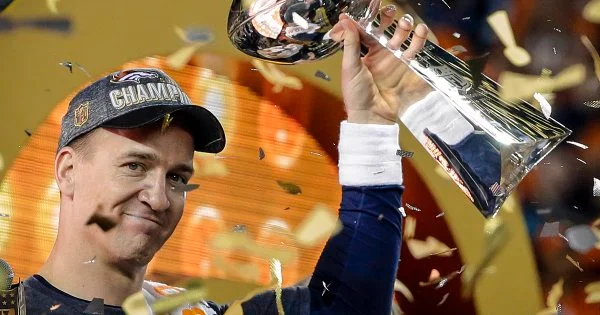 Super Bowl 50: celebridades, playback e duas retrancas sólidas, espessas, impenetráveis