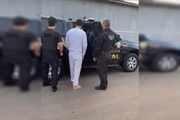 Preso-Lesa-Patria Escoltado por dezenas de policiais, preso do 8/1 vai a velório da avó
