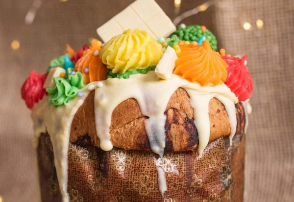 Café de Brasília lança panetone arco-íris para o Natal