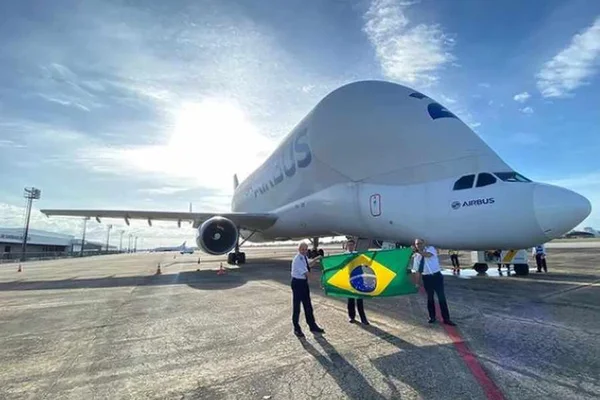 Avião cargueiro Airbus Beluga ST