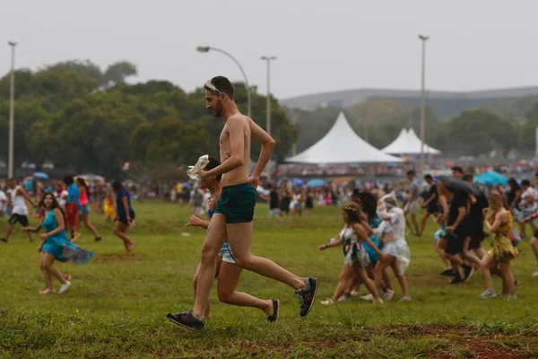 Carnaval no DF tem alerta amarelo para chuvas intensas, segundo Inmet