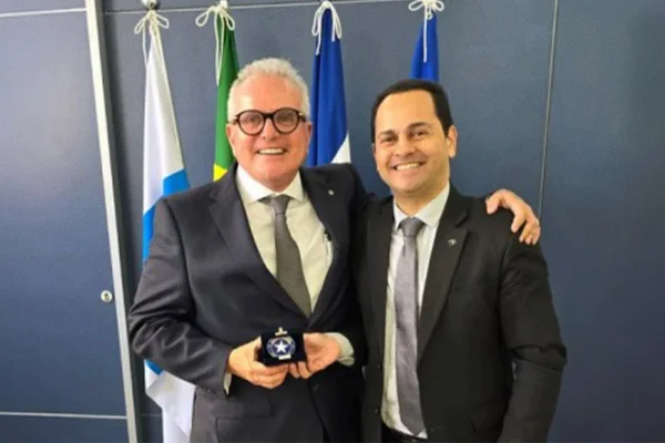 Juiz que apontou grupo criminoso na Receita foi condecorado pelo órgão