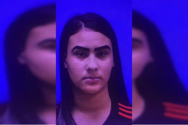 Presa mulher de 18 anos com 20 crimes ligada ao “Trem das Lojas”