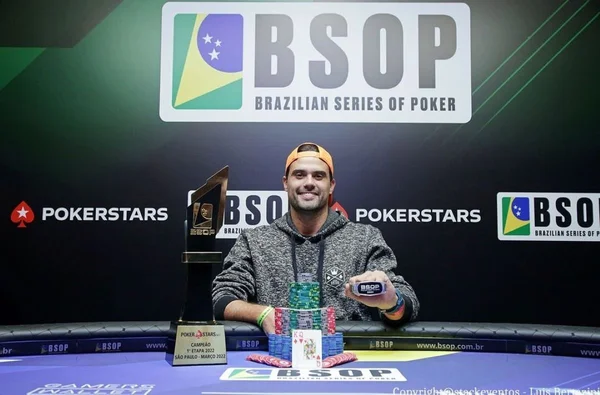 Brasiliense conquista o maior torneio da América Latina de pôquer