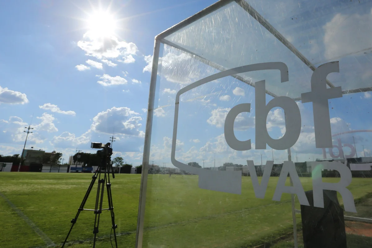 CBF aplicará novas regras da IFAB CBF aplicará novas regras da IFAB