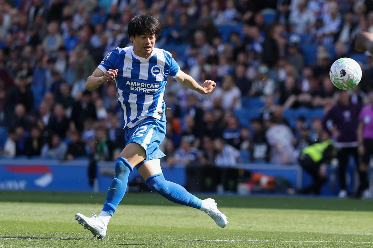 Mitoma é jogador do Brighton. Mitoma é jogador do Brighton.