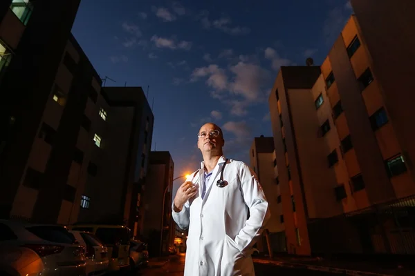 Após aposentadoria, major da FAB volta às aulas para cursar medicina