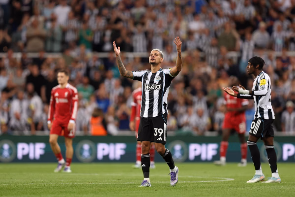 GettyImages-2232065736-1 Premier League: Liverpool marca no fim e vence Newcastle fora de casa
