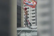 Quem é o “Gostoso da Paulista”, que viralizou após ato pró-Lula em SP - imagem 3 Quem é o “Gostoso da Paulista”, que viralizou após ato pró-Lula em SP - imagem 3
