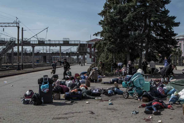 Mais de 30 mortos e 100 feridos em ataque russo à estação ferroviária ucraniana