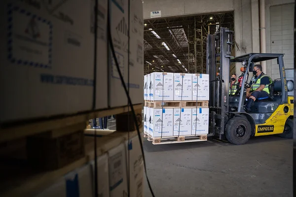 IBL Logística fez contratos sem licitação com o Ministério da Saúde para transportar as vacinas da Pfizer