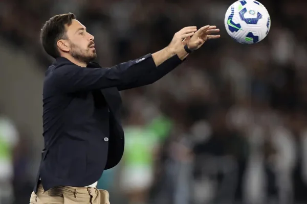 Treinador Davide Ancelotti do Botafogo