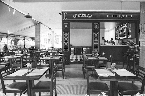 Le Parisien é um bistrô francês com espírito brasiliense
