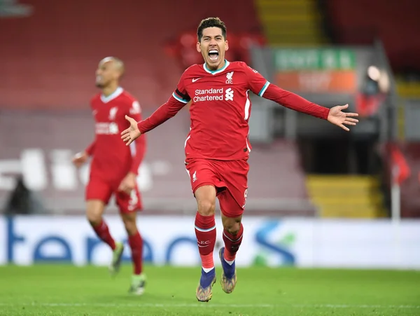 Firmino marca no fim, Liverpool vence Tottenham e vira líder da Premier