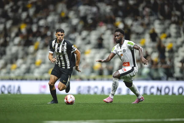 Com um gol em cada tempo, Atlético-MG e Athletic empatam no Mineiro