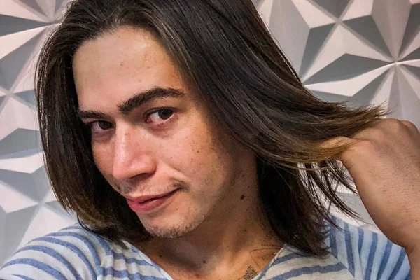 Fila andou? Whindersson faz comentário sugestivo em vídeo de influencer