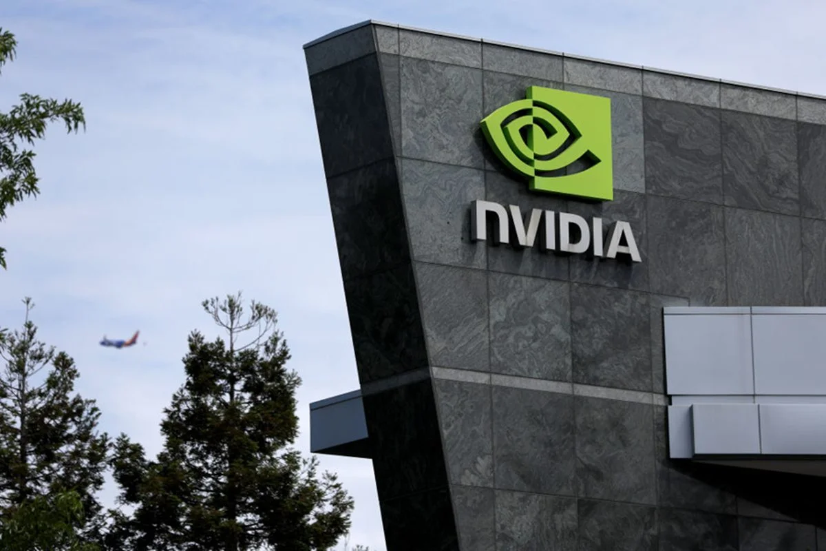 Nvidia perde US$ 1 trilhão em valor de mercado em apenas 2 meses - Líder da IA enfrenta nova dinâmica